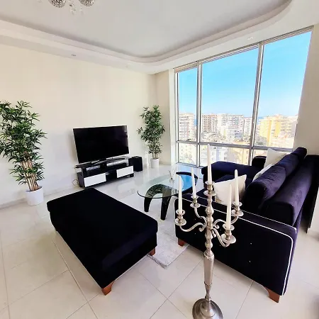 Luxury Apartment *